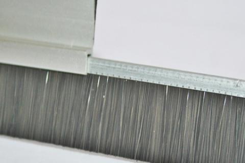 Phớt nỉ chân cửa đế nhôm RP 76